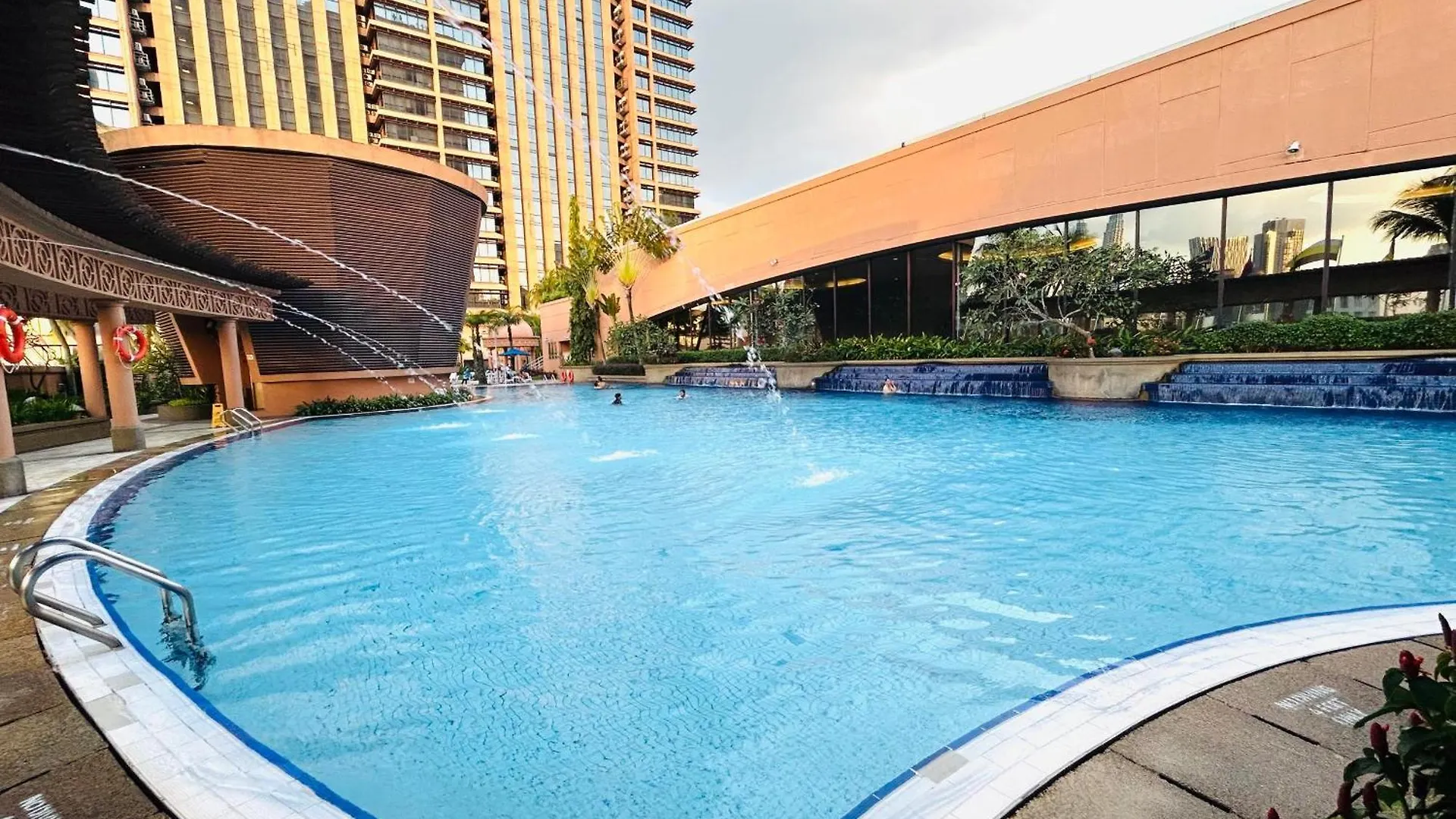 Dynamic Suites By Times Square Kl Κουάλα Λουμπούρ 0*,